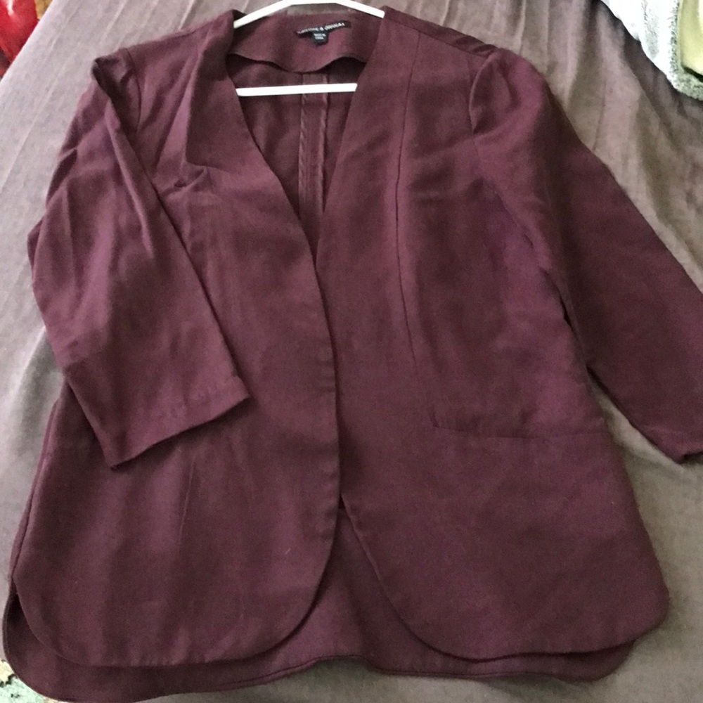 Collarless burgundy blazer